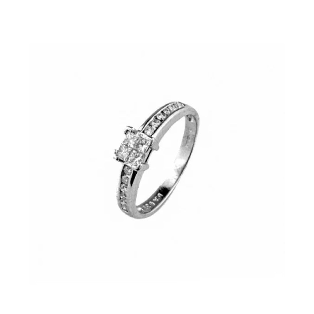 Focus Diamonds Ring