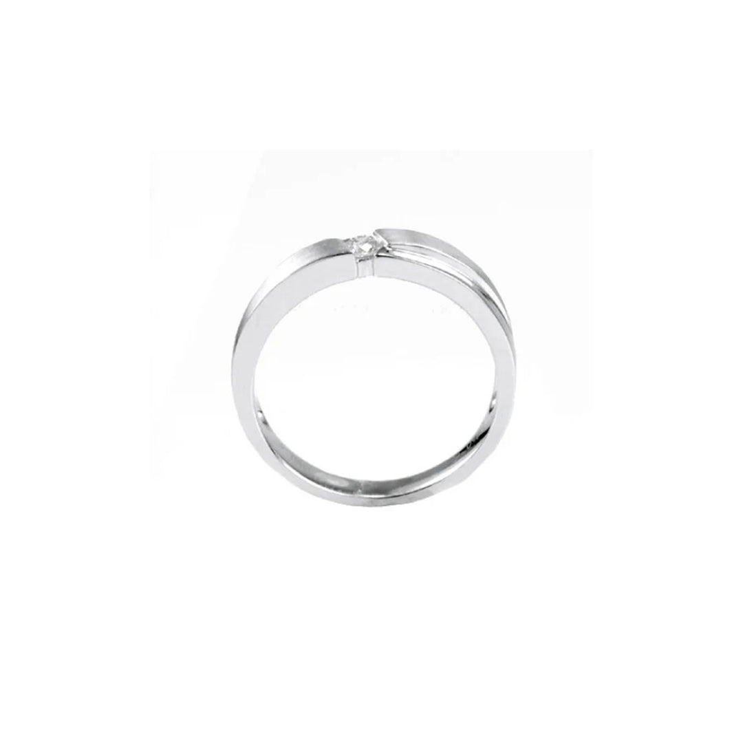 Eye-Catching Solitaire Engagement Ring