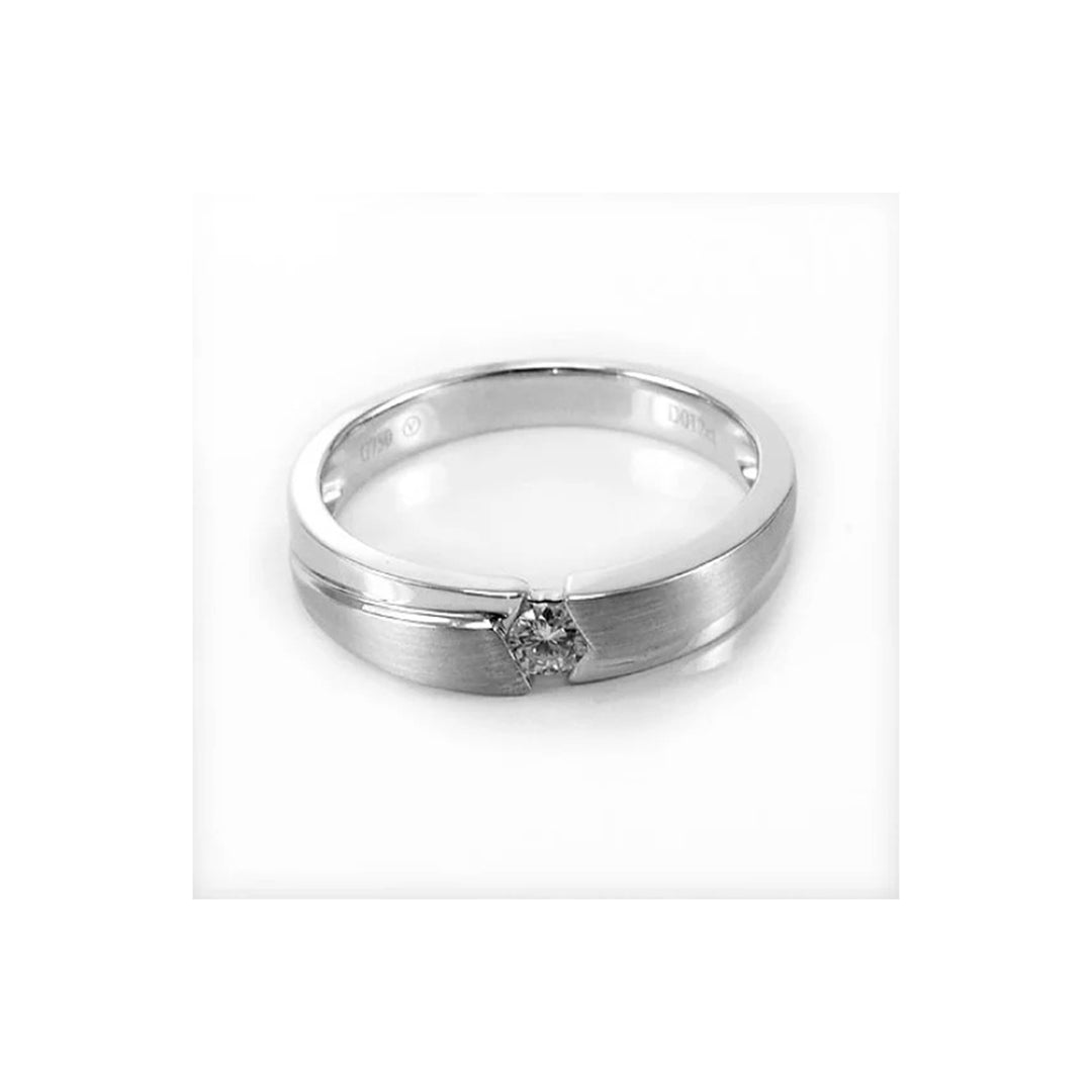 Eye-Catching Solitaire Engagement Ring
